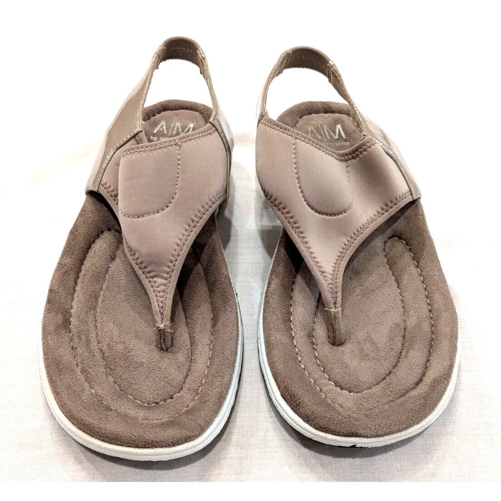 AM by Ann Marino Womens 8.5M Evan Taupe Sport Thong Sandals Walking Stretch Fit